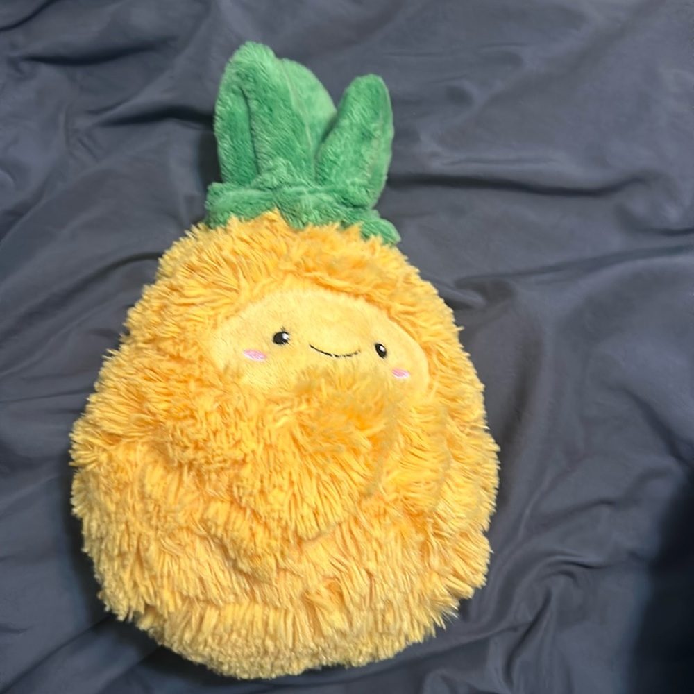 Squishable yellow pineapple no tags, perfect condition, no wear and tear